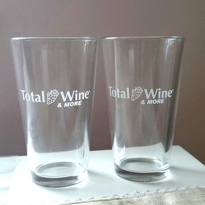 NIB! Total Wine 2-pk set 16oz pint glasses